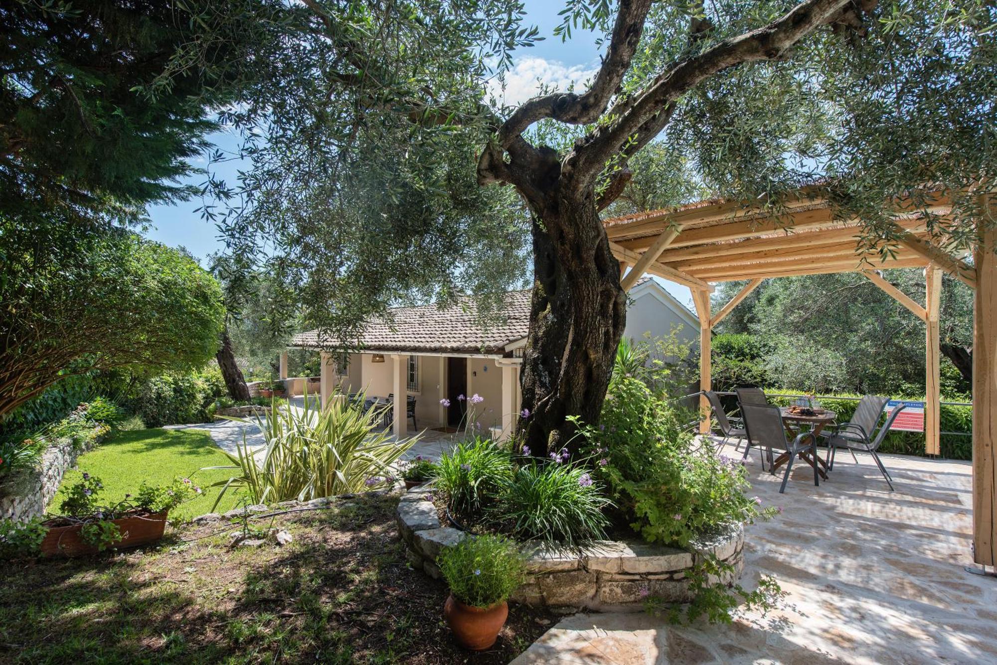 Villa Apleton Kassiopi Exterior photo